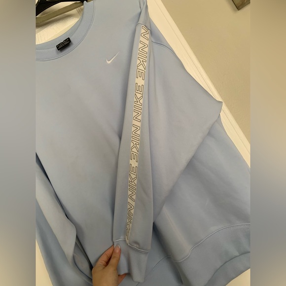 super soft nike sweatshirt!! - Picture 2 of 4